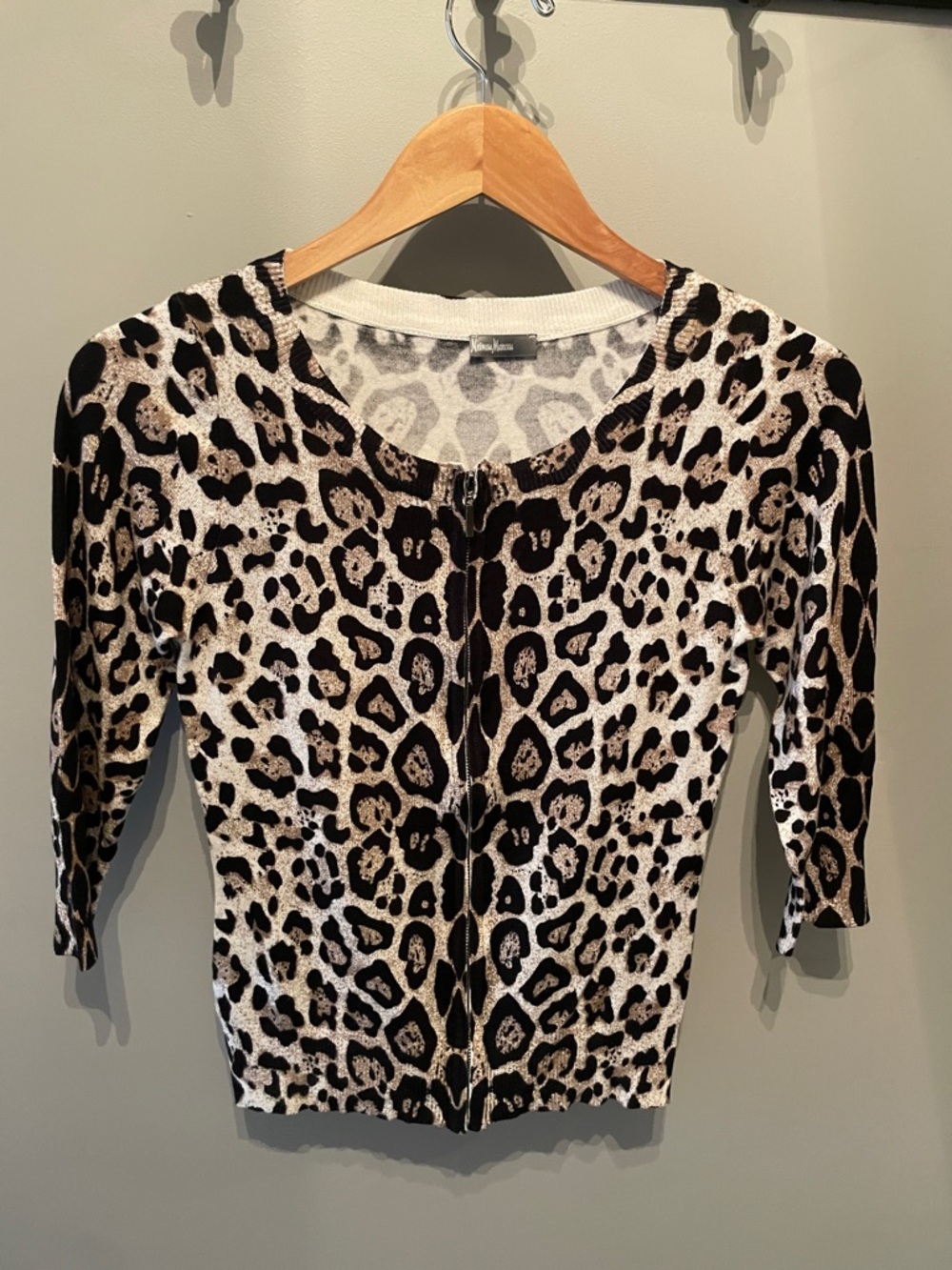 Neiman Marcus Black & Cream Leopard-Print Zip Front Top Size Small‎